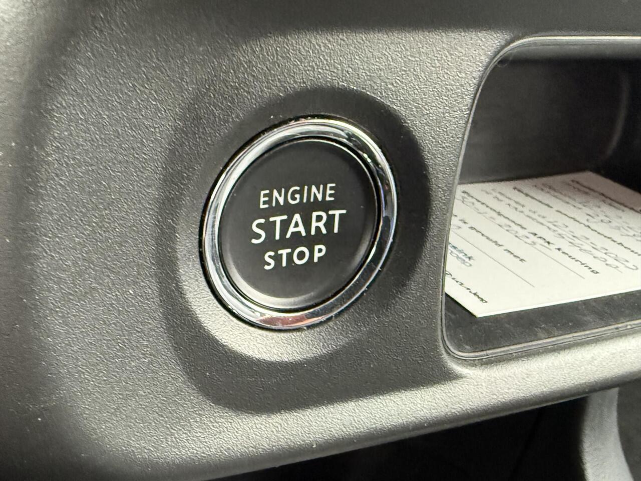 Citroen C3 1.2 PureTech Shine Navi/Camera/Keyless/Duo-Tone/Stoelverwarming/GEEN AFLEVERKOSTEN