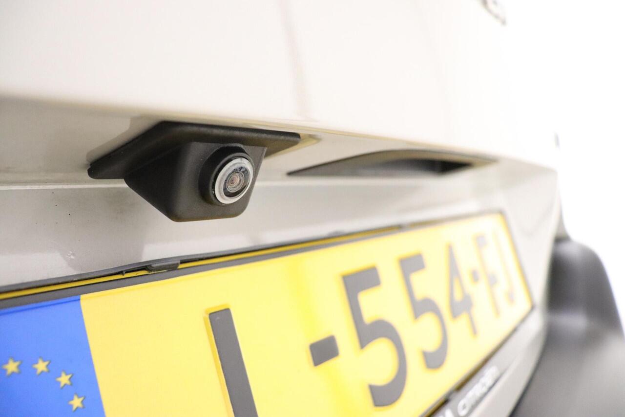 Citroen C3 Aircross 1.2 PureTech S&S Shine 110 Pk | Navigatie | Keyless Start/Stop | Camera Achter | HIFI System