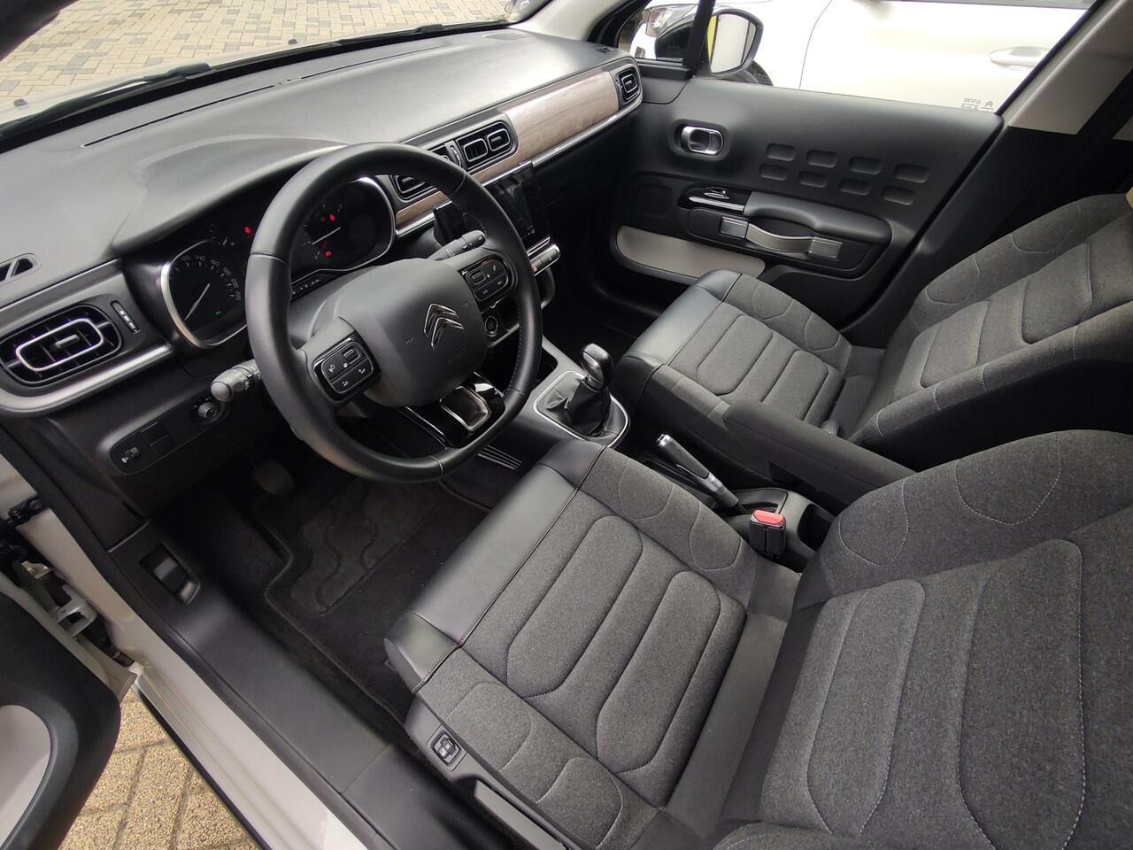 Citroen C3 1.2 PureTech Shine Exclusive Camera Navi-Carplay Luxe Bekleding Bi-tone Cruise-Control