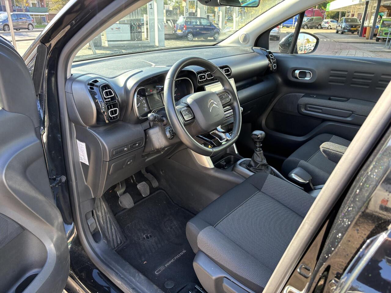 Citroen C3 Aircross 1.2 PureTech Shine Navi/Camera/Apple Car Play/Trekhaak/17"Velgen/GEEN AFLEVERKOSTEN