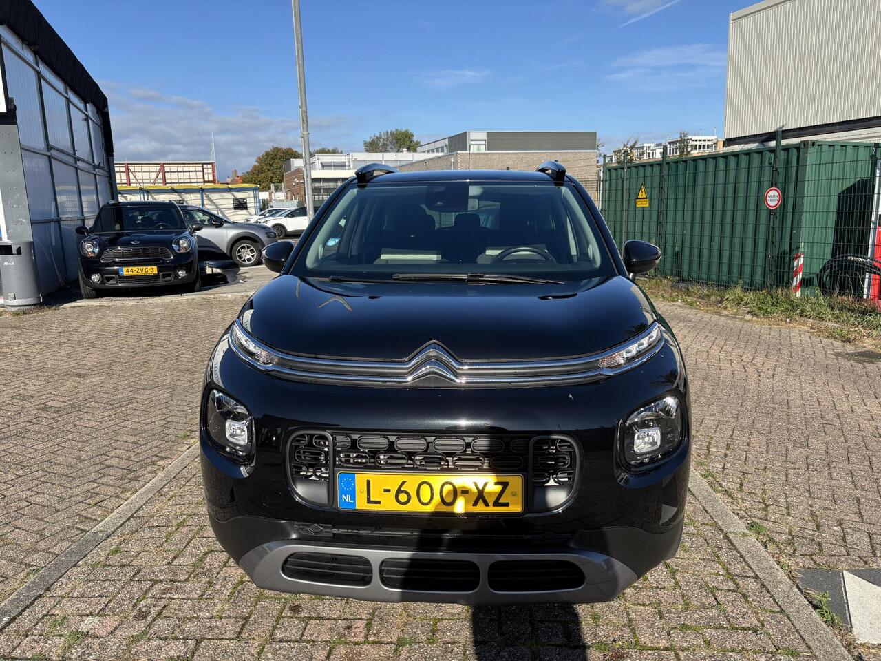 Citroen C3 Aircross 1.2 PureTech Shine Navi/Camera/Apple Car Play/Trekhaak/17"Velgen/GEEN AFLEVERKOSTEN