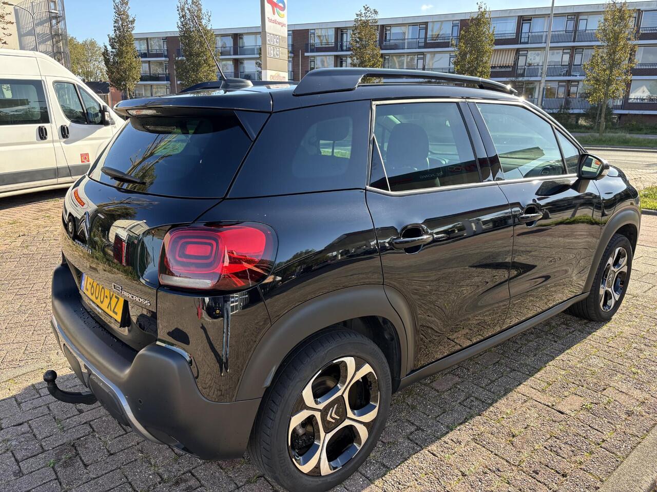 Citroen C3 Aircross 1.2 PureTech Shine Navi/Camera/Apple Car Play/Trekhaak/17"Velgen/GEEN AFLEVERKOSTEN