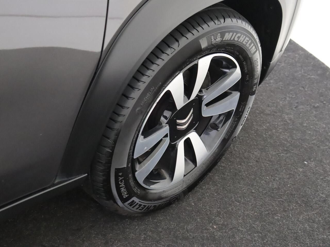 Citroen C3 Aircross 1.2 PureTech S&S C-Series | Navigatie | Parkeersensoren | Trekhaak