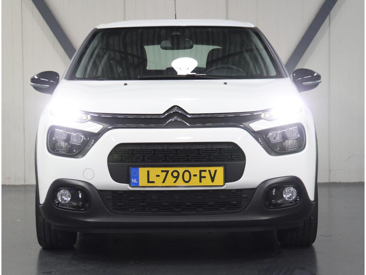 Citroen C3 Feel 110PK | 1ste eigenaar | AppleCarplay/Android Auto | Climate Control | Navigatie | Cruise Control | Parkeersensoren Achter | LED | DAB Radio |