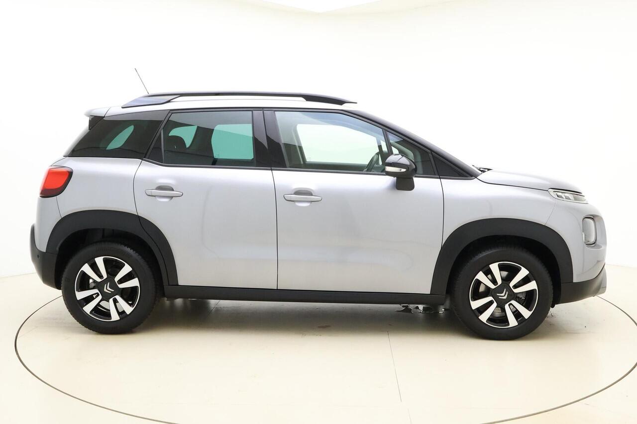 Citroen C3 Aircross 1.2 PureTech Shine 110 Pk | Navigatie | Climate control | Camera | Weinig kilometers | Lichtmetalen velgen | Extra getint glas | Dakrails