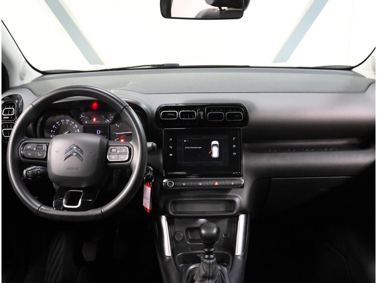 Citroen C3 Aircross 1.2 C-Series 110PK | Navigatie | Climate Control | Cruise Control | Parkeersensoren Achter | DAB ontvanger | 16" Lichtmetalen Velgen | AppleCarplay/AndroidAuto | Isofix | Privacy Glass |