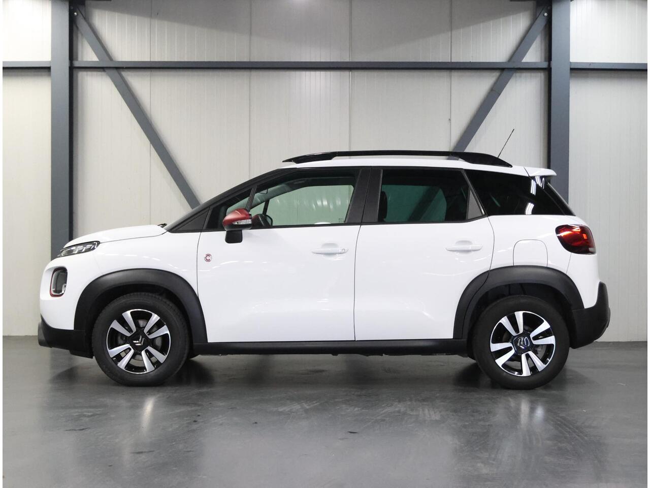 Citroen C3 Aircross 1.2 C-Series 110PK | Navigatie | Climate Control | Cruise Control | Parkeersensoren Achter | DAB ontvanger | 16" Lichtmetalen Velgen | AppleCarplay/AndroidAuto | Isofix | Privacy Glass |