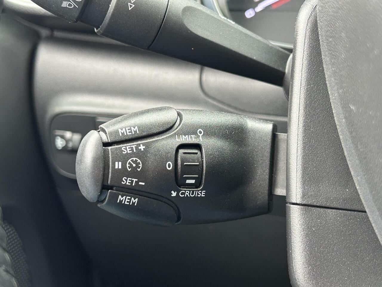 Citroen C3 1.2 PT 83 Shine | Comfort seats | Parkeercamera | Navi | Apple Carplay | Prijs is rijklaar