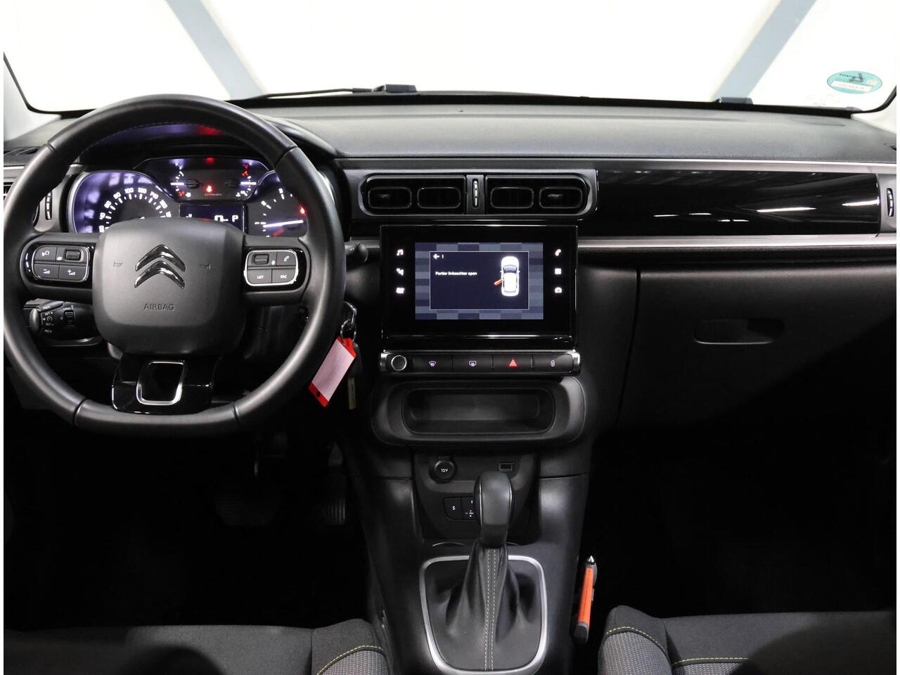 Citroen C3 1.2 110PK Shine | AUTOMAAT | AppleCarplay/AndroidAuto | Camera | Cruise Control | Privacy Glass | Navigatie | 17"LMV | Isofix | Two-Tone | Parkeersensoren |