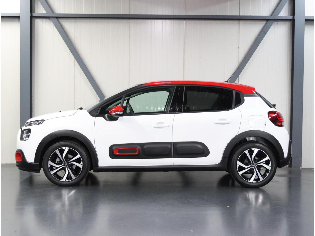 Citroen C3 1.2 110PK Shine | AUTOMAAT | AppleCarplay/AndroidAuto | Camera | Cruise Control | Privacy Glass | Navigatie | 17"LMV | Isofix | Two-Tone | Parkeersensoren |
