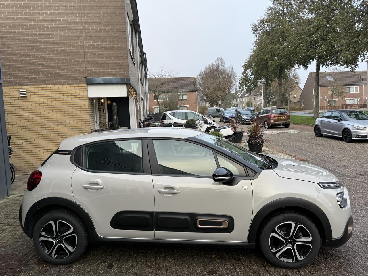 Citroen C3 1.2 PureTech C-Series / Airco clima/ Navigatie/ Cruise/ Apple carplay/ LED