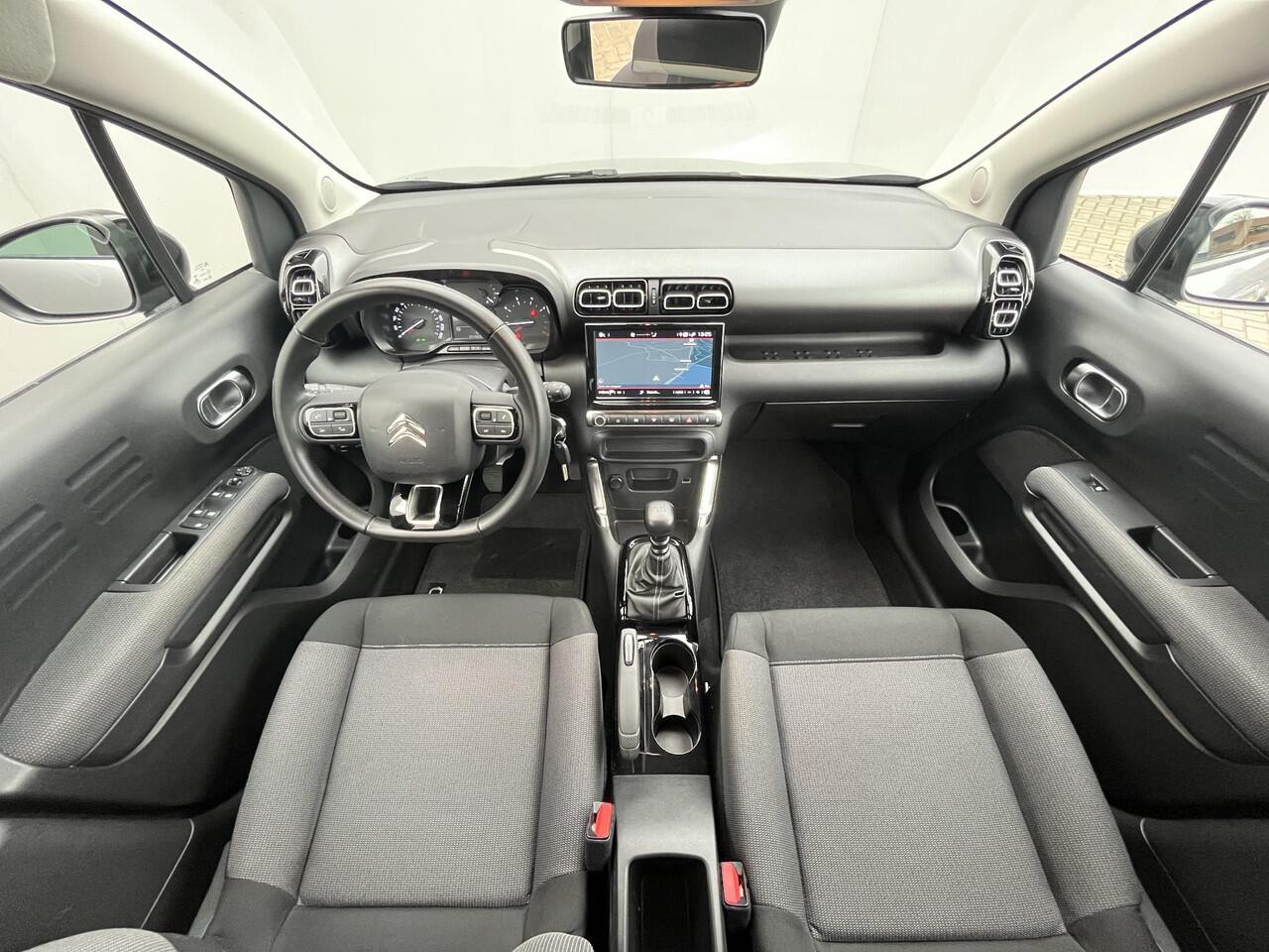 Citroen C3 Aircross 1.2 PureTech Feel / Trekhaak (Trekgewicht 840kg) / Navigatie full map / Apple Carplay & Android Auto / Cruise- en Climate Control / DAB Radio