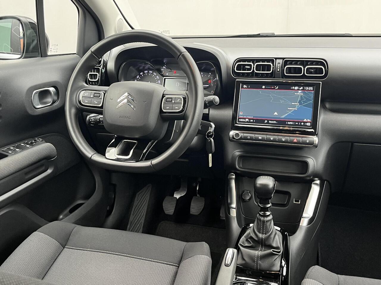 Citroen C3 Aircross 1.2 PureTech Feel / Trekhaak (Trekgewicht 840kg) / Navigatie full map / Apple Carplay & Android Auto / Cruise- en Climate Control / DAB Radio