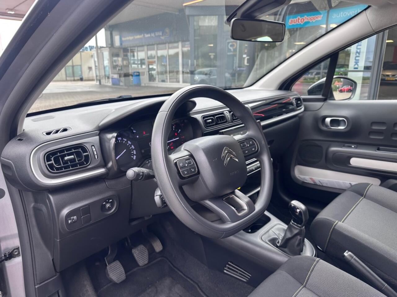 Citroen C3 1.2 PureTech Feel '' Infotainmentsystem - PDC - CC - USB ''