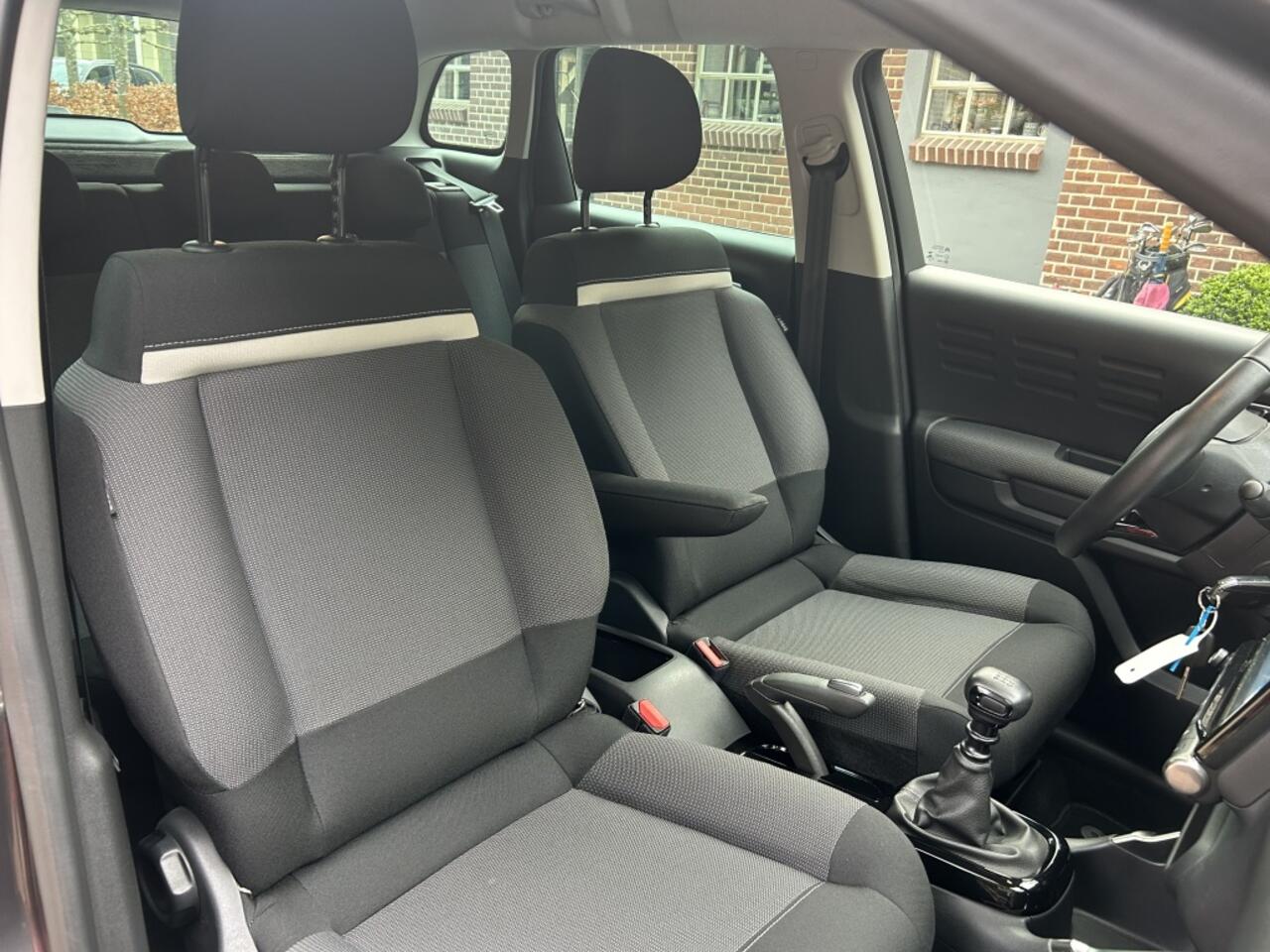 Citroen C3 Aircross 1.2 110pk Shine Navi, Carplay, LMV, Stoelverw.