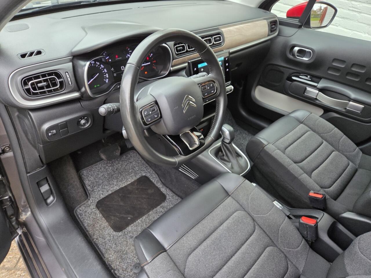 Citroen C3 1.2 110 pk Automaat Shine | Camera A. | Carplay | Navigatie