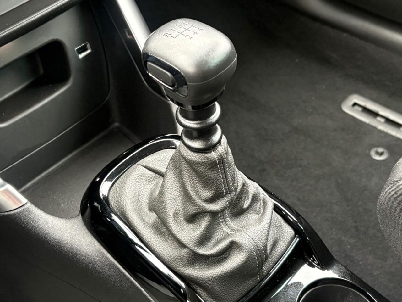 Citroen C3 1.2 PURETECH 110PK FEEL-PACK+ FACELIFT LED CARPLAY-NAVI AIRCO PDC ELEC-PAKKET