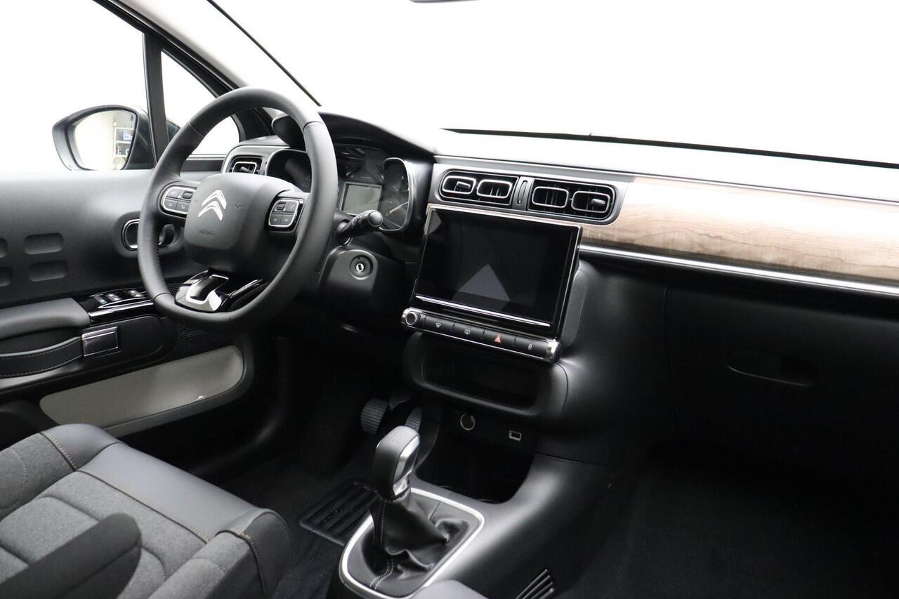 Citroen C3 1.2 PureTech Feel Edition | Comfort stoelen | Achteruitrijcamera | Navigatie | Climate Control | Two Tone | LED koplampen | Lichtmetalen velgen