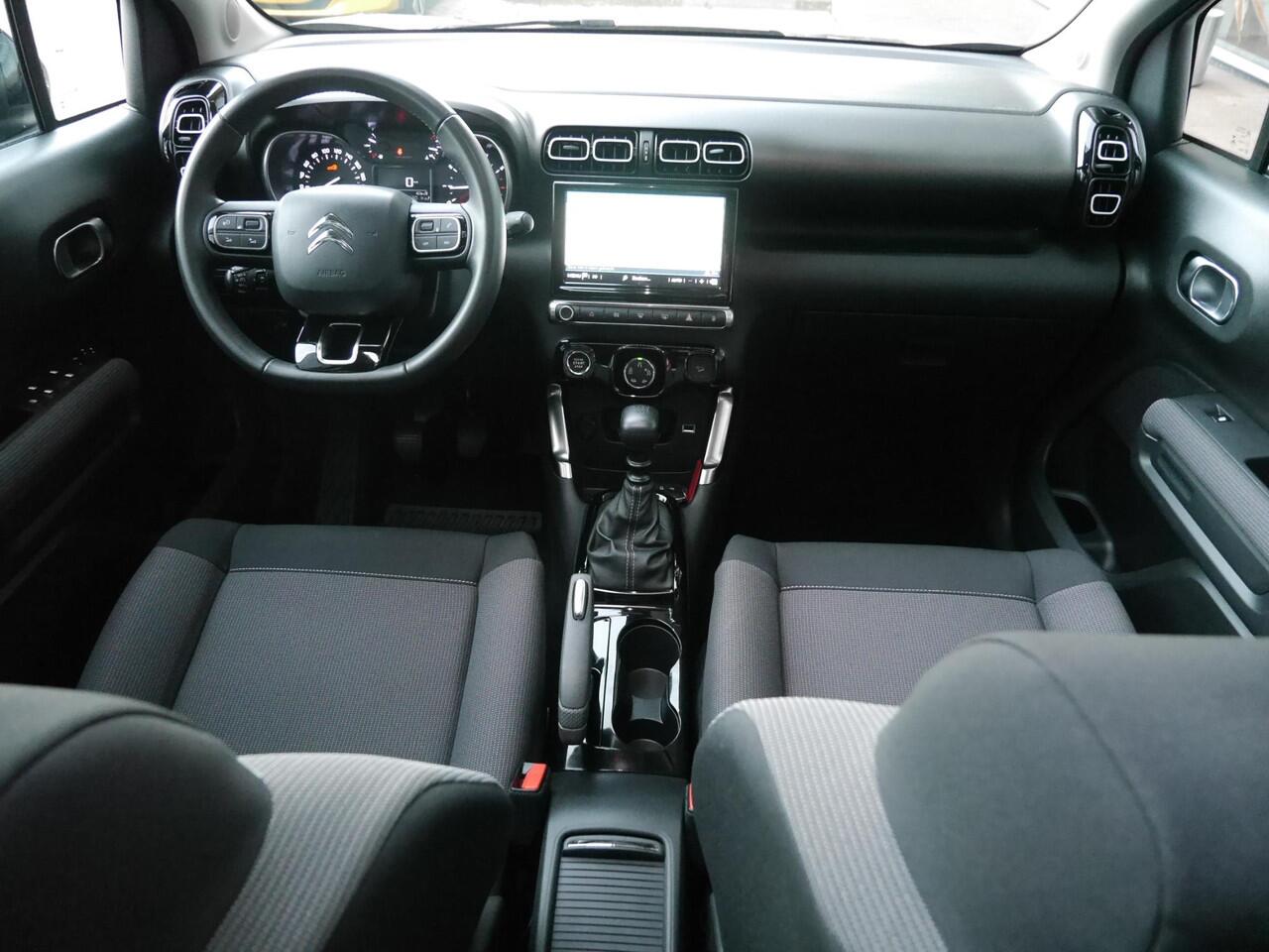 Citroen C3 Aircross 1.2 PureTech Shine Pack | Panoramadak | | Camera | Climate control | Navigatie | 17 inch lichtmetalen velgen | Keyless entry en start