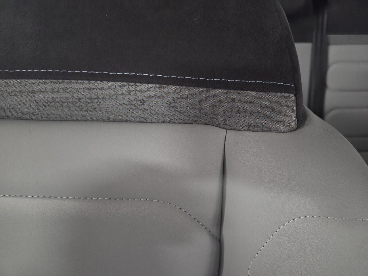 Citroen C3 1.2 PureTech ELLE | ALL-IN RIJKLAAR | Luxe uitvoering | Automaat | Origin. leerpakket | Navi | Camera | Duo-Tone | 17"Velgen