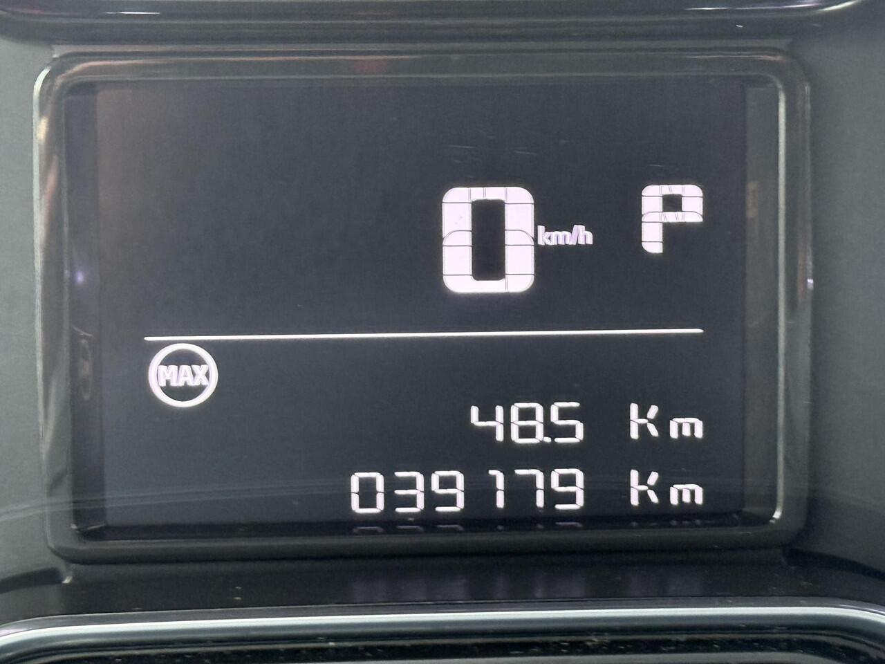 Citroen C3 1.2 PureTech ELLE | ALL-IN RIJKLAAR | Luxe uitvoering | Automaat | Origin. leerpakket | Navi | Camera | Duo-Tone | 17"Velgen