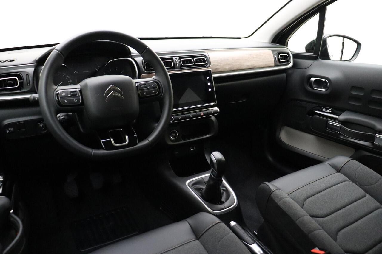 Citroen C3 1.2 PureTech Max | Navigatie | Climate control | Camera | Stoelverwarming | Lichtmetalen velgen | DAB Radio | Cruise control | Getint glas
