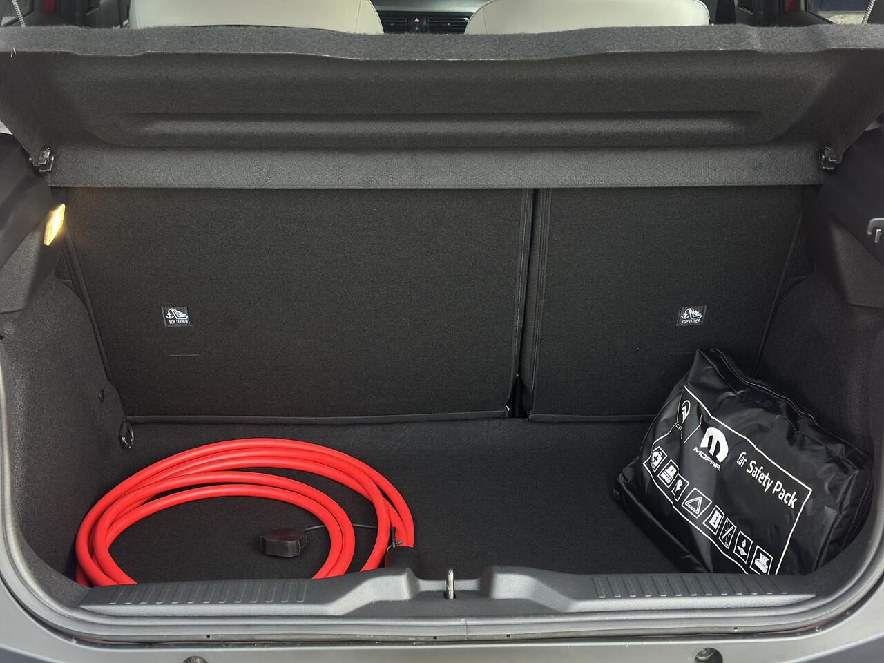 Citroen C3 Ë-C3 Max 113pk 44 kWh | Comfort Stoelen | Apple Carplay/Android Auto | Parkeercamera/-sensoren | Full LED | DAB | Cruise Control | Climate Control | Draadloze telefoonlader |