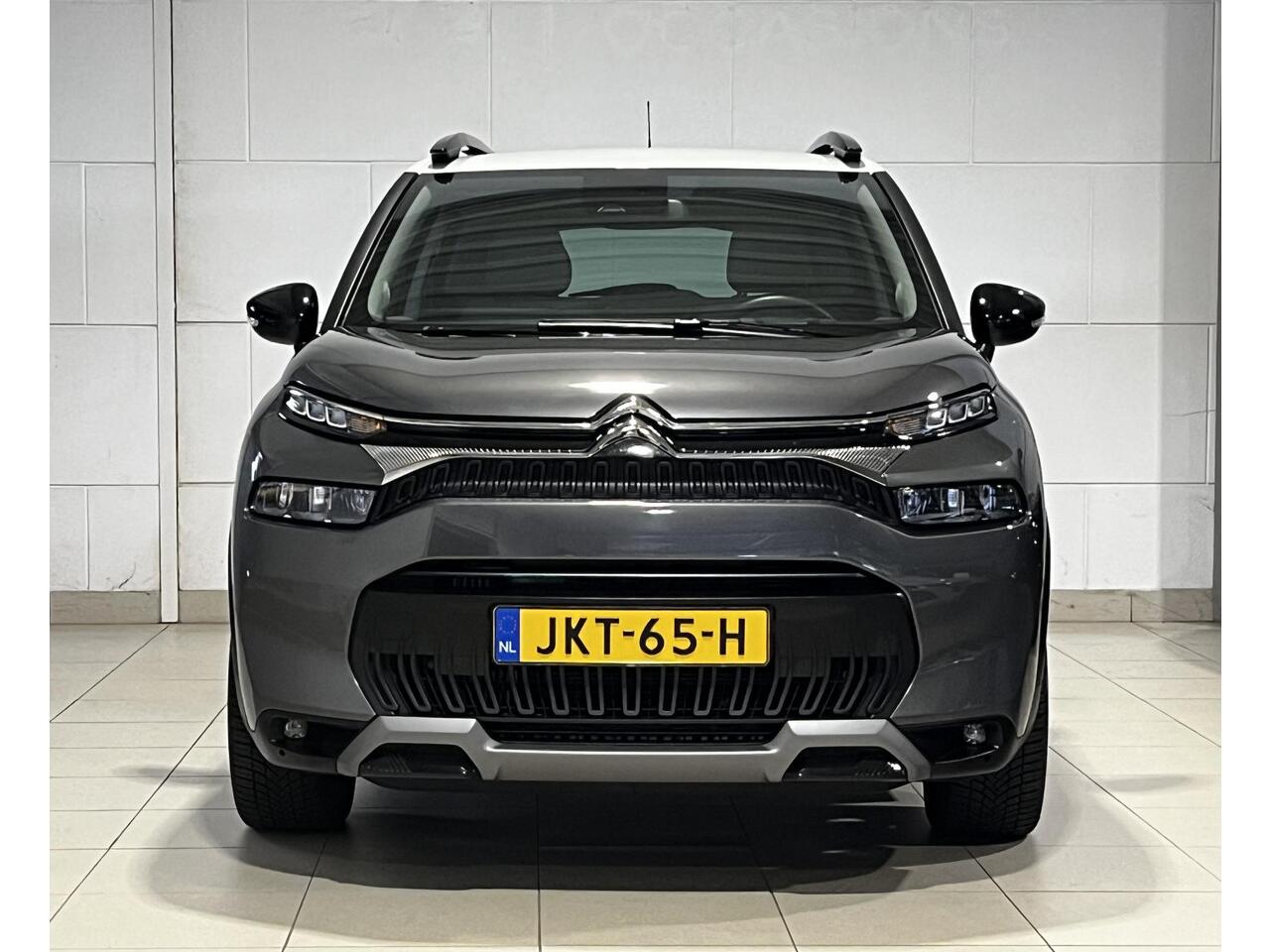 Citroen C3 Aircross Shine Pack 1.2 Turbo 110pk | LEDER | STOELVERW. | KEYLESS ENTRY | HEAD-UP DISPLAY | 17" LM-VELGEN | NAVI | CAMERA | ALL-SEASONBANDEN