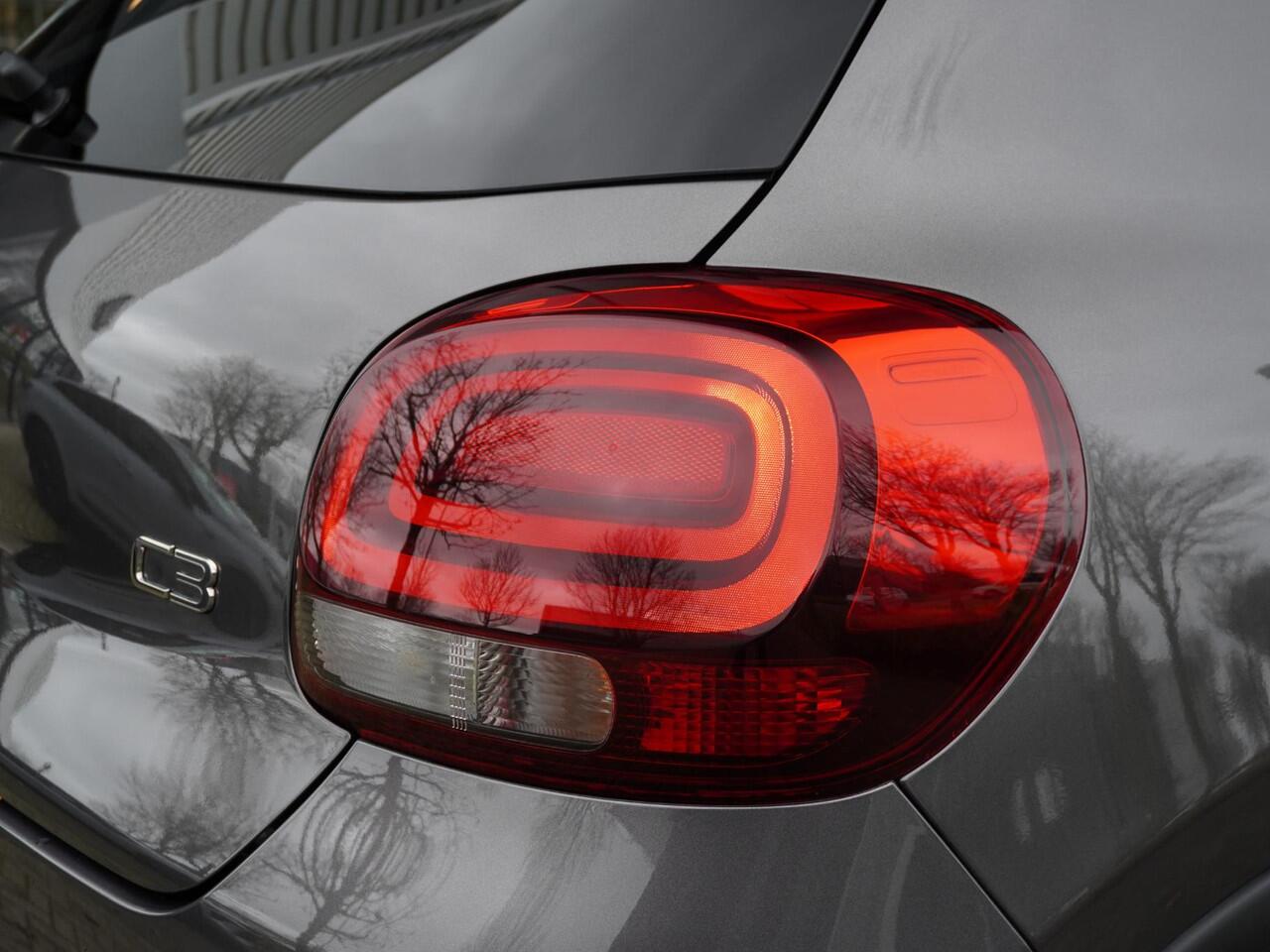 Citroen C3 1.2 PureTech Max / 3.000KM!! / NAVI / PACK DRIVER / PACK AMBIANCE / PACK ACCES & SAFETY / CRUISE / CLIMATE / DAB / BLUETOOTH / LED / PDC A / CAMERA / APPLE CARPLAY / ANDROID AUTO / 17'' LMV