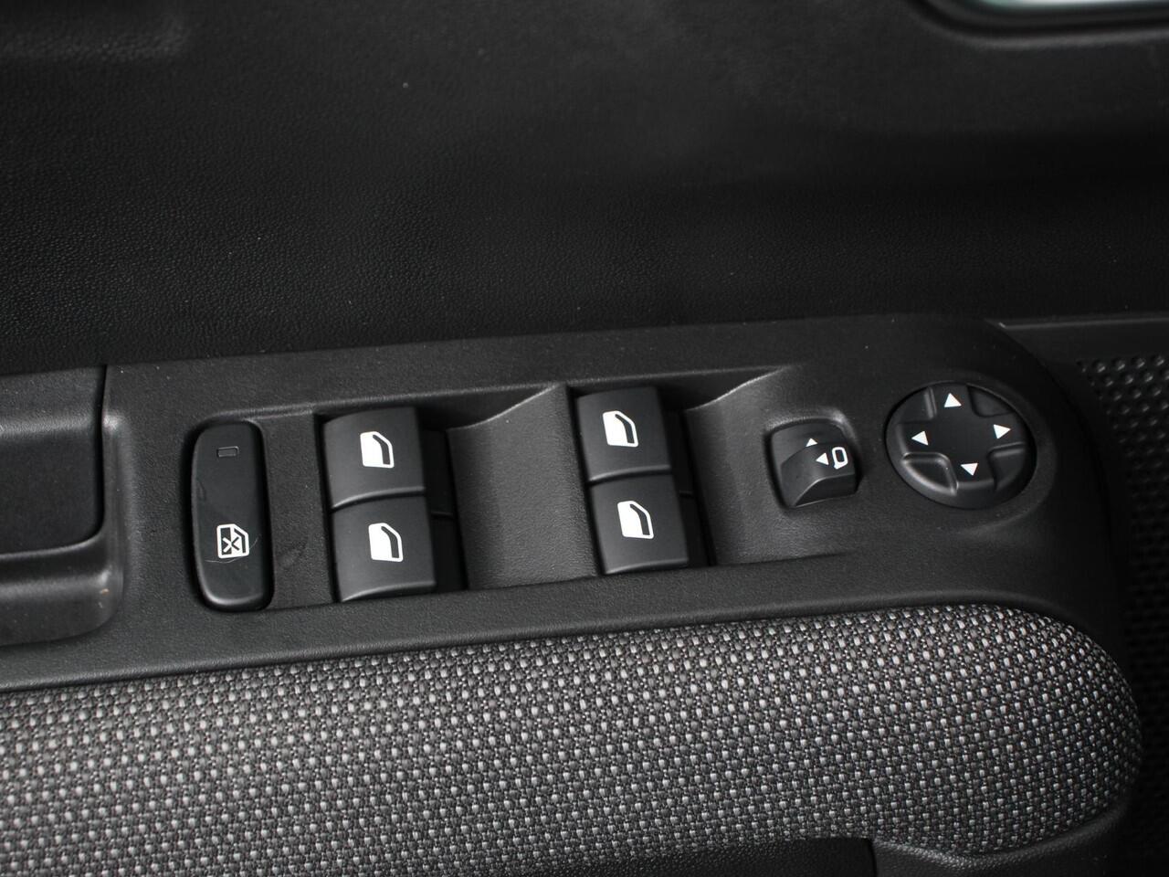 Citroen C3 Aircross 1.2 PureTech 110pk You Navigatie | Apple Carplay/Android Auto | Climate Control | Cruise Control | Dab | Parkeer sensoren