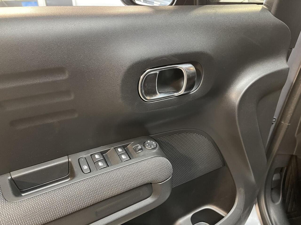 Citroen C3 Aircross 1.2 PureTech Plus 16"/Head-up/Keyless/Navigatie/Grip Control/Climate/Cruise/Apple Carplay & Android Auto