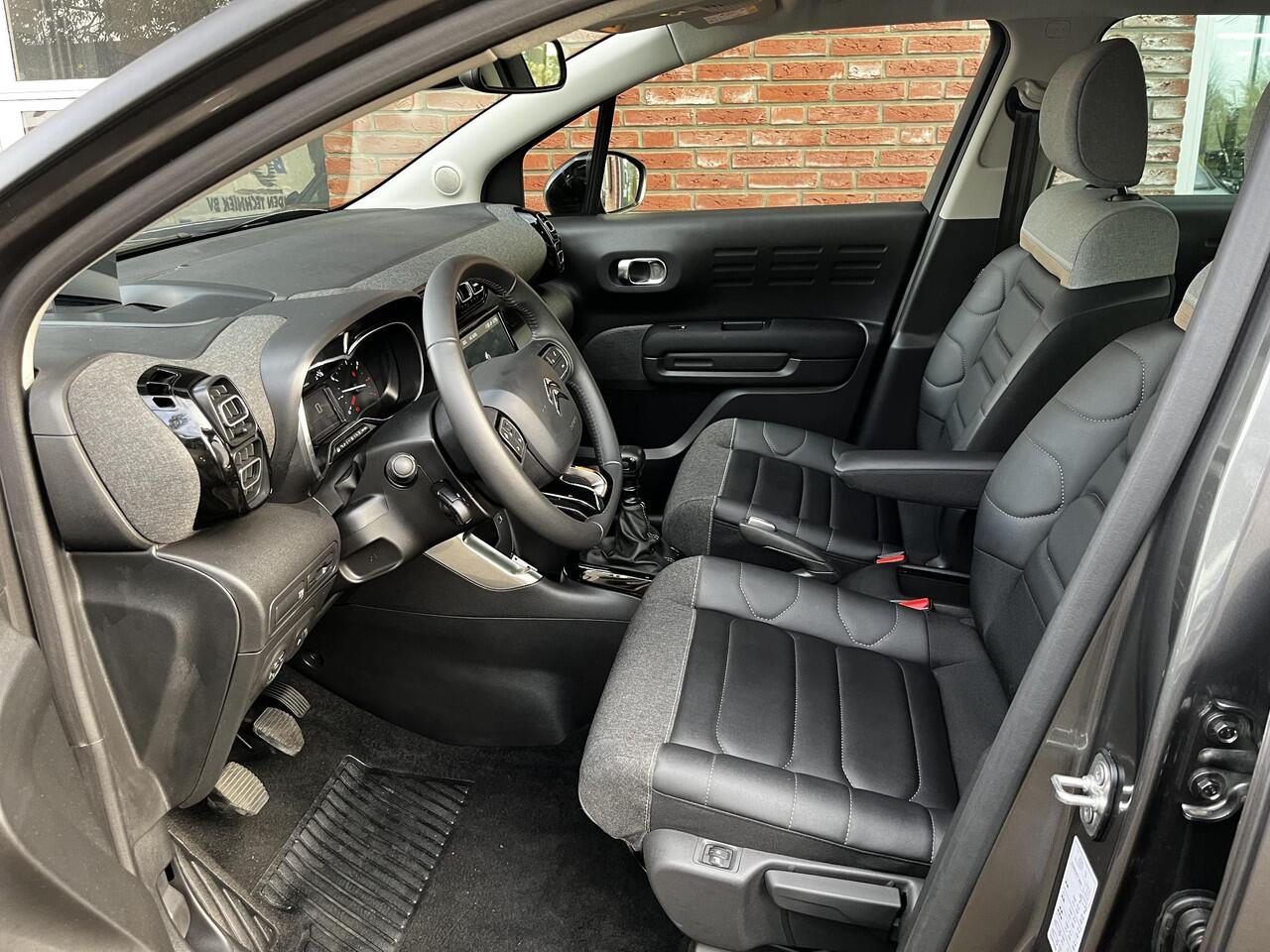 Citroen C3 Aircross Shine Pack 1.2 Turbo 110pk | LEDER | STOELVERW. | KEYLESS ENTRY | HEAD-UP DISPLAY | 17" LM-VELGEN | NAVI | CAMERA | ALL-SEASONBANDEN | MAX