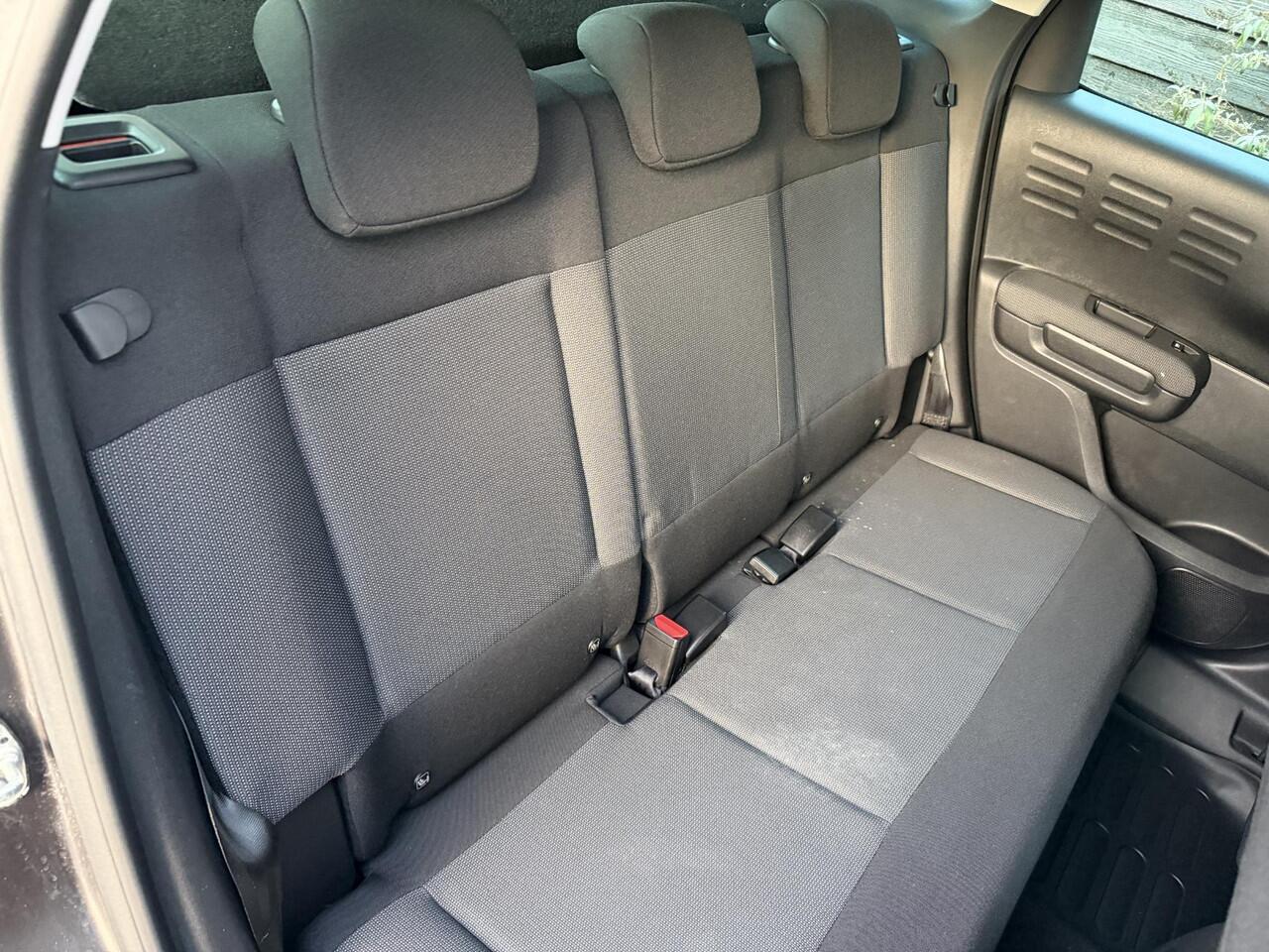 Citroen C3 Aircross Shine 1.2 PureTech 130PK EAT6 Automaat Navigatie, Stoelverwarming, Parkeersensoren, Apple Carplay, Android Auto