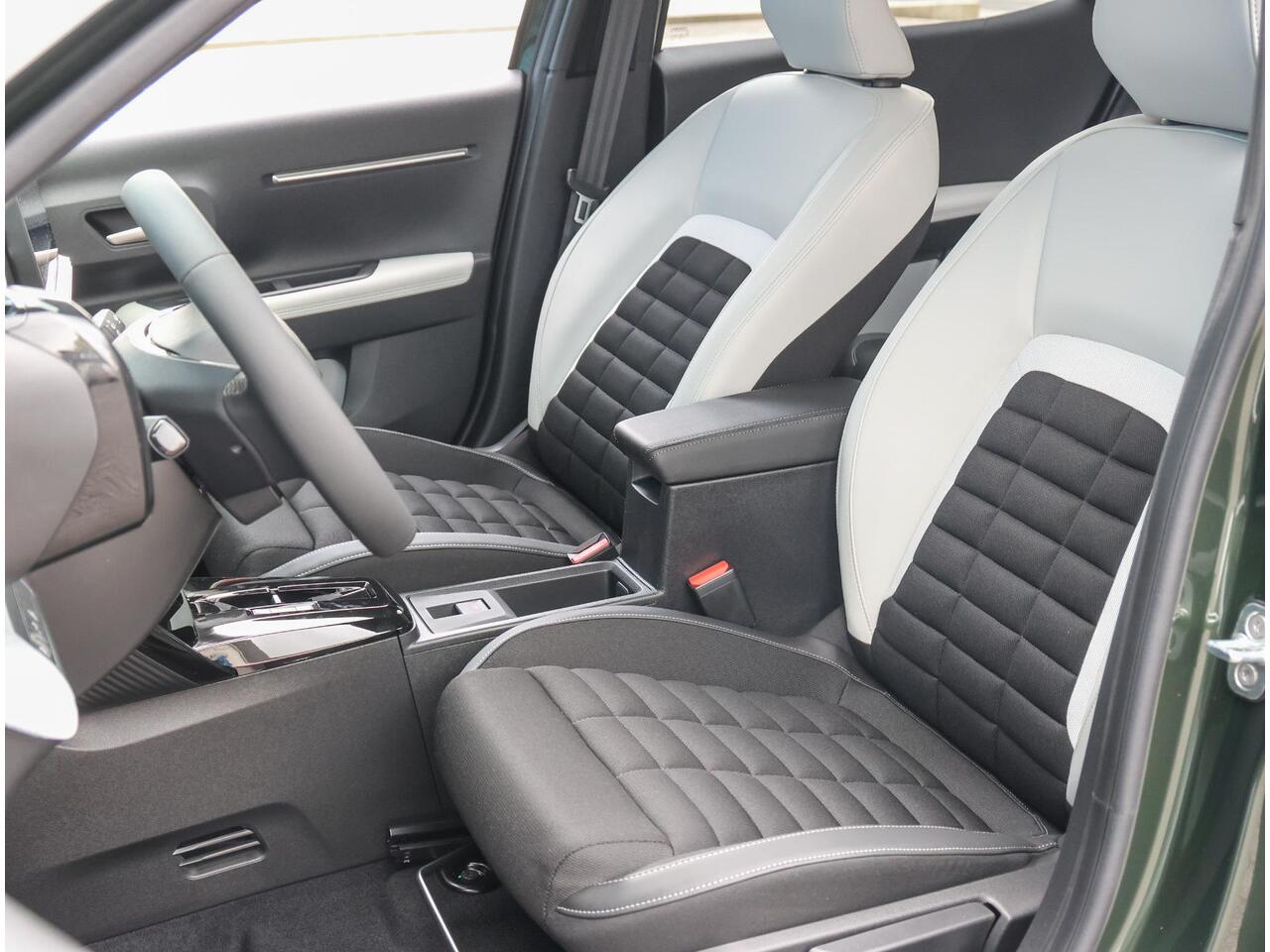 Citroen C3 Ë-C3 Aircross Max 113pk 44 kWh | Camera | Navigatie | CruiseControl | ClimateControl |