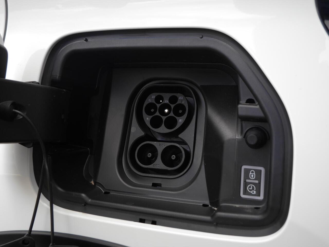 Citroen C3 Ë-C3 Plus 113pk 44 kWh | Nieuwe auto | Comfort Vering | Parkeersensoren achter | Cruise control | Airco | Led verlichting | Wltp 320km