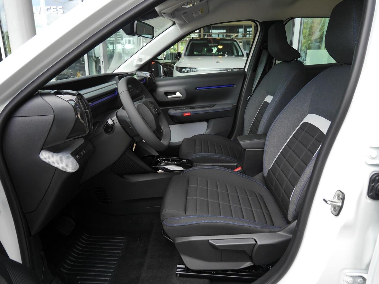 Citroen C3 Ë-C3 Plus 113pk 44 kWh | Nieuwe auto | Comfort Vering | Parkeersensoren achter | Cruise control | Airco | Led verlichting | Wltp 320km