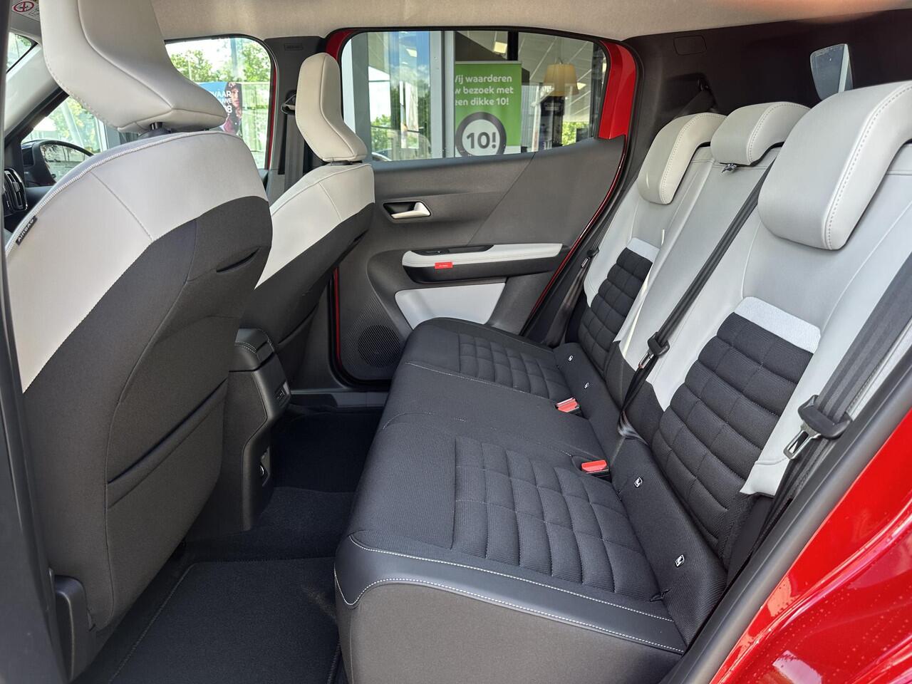 Citroen C3 Ë-C3 Aircross Max 113pk Comfort Range 44 kWh | Comfort Stoelen | Apple Carplay/Android Auto | Parkeercamera/-sensoren | Full LED | DAB | Cruise Control | Climate Control | Draadloze telefoonlader |