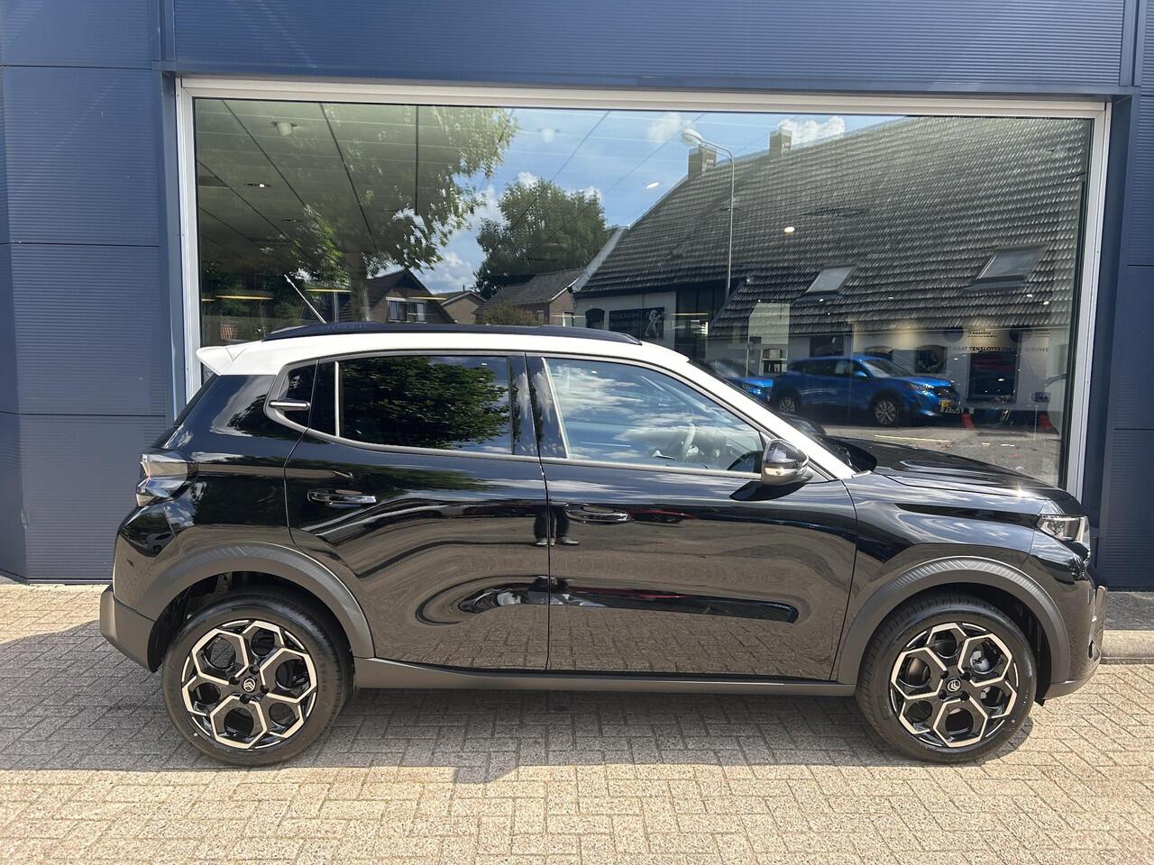 Citroen C3 1.2 Turbo 100pk Max | ¤ 2.000 VOORRAAD VOORDEEL | Nieuwe Auto | Navigatie | Parkeer Camera + Sensoren achterzijde | Lichtmetalen Velgen| Hoge zitpositie | LED Verlichting | Contrastkleur Dak | Climate control | Cruise control | DAB+ Radio |