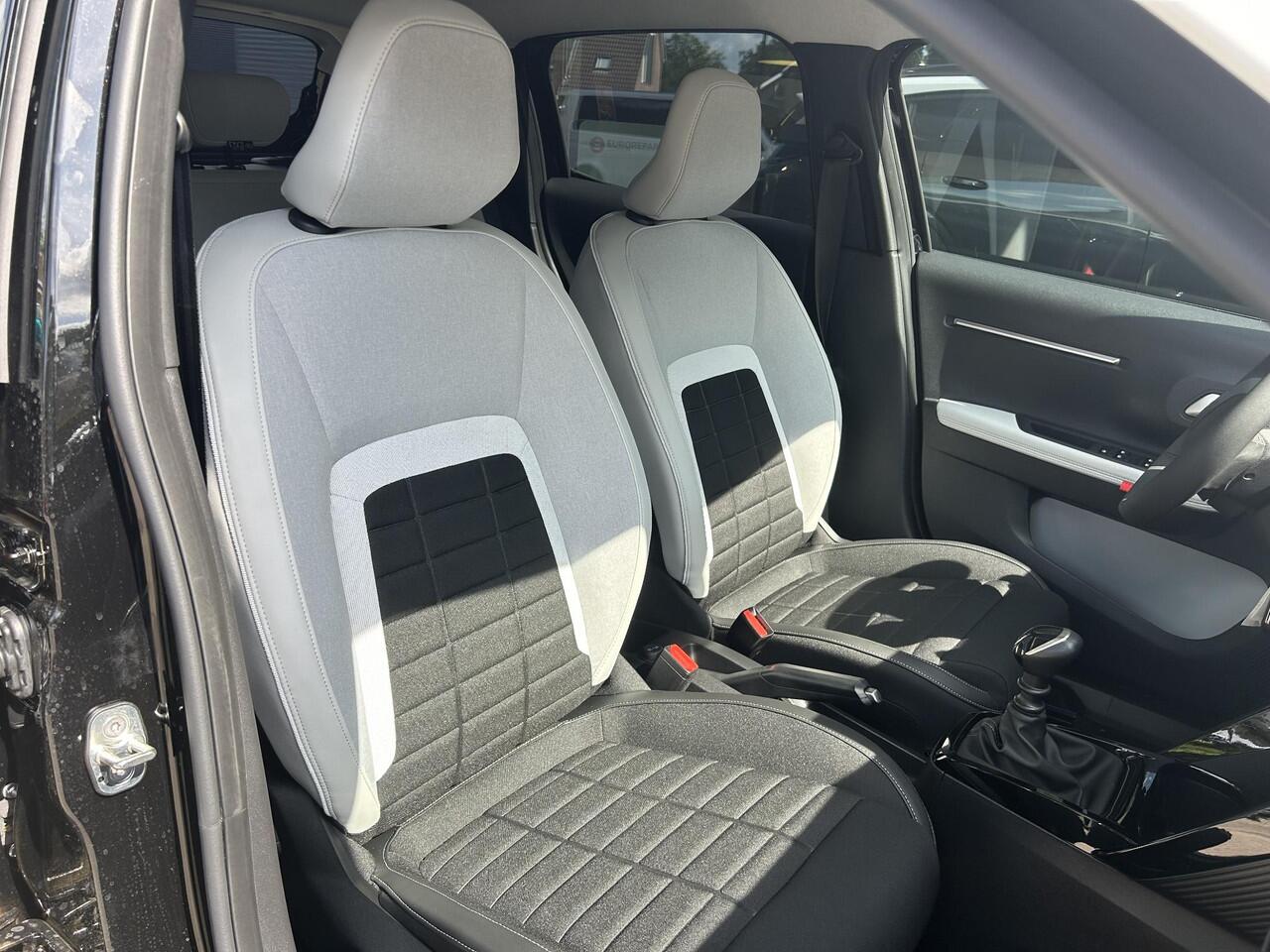 Citroen C3 1.2 Turbo 100pk Max | ¤ 2.000 VOORRAAD VOORDEEL | Nieuwe Auto | Navigatie | Parkeer Camera + Sensoren achterzijde | Lichtmetalen Velgen| Hoge zitpositie | LED Verlichting | Contrastkleur Dak | Climate control | Cruise control | DAB+ Radio |