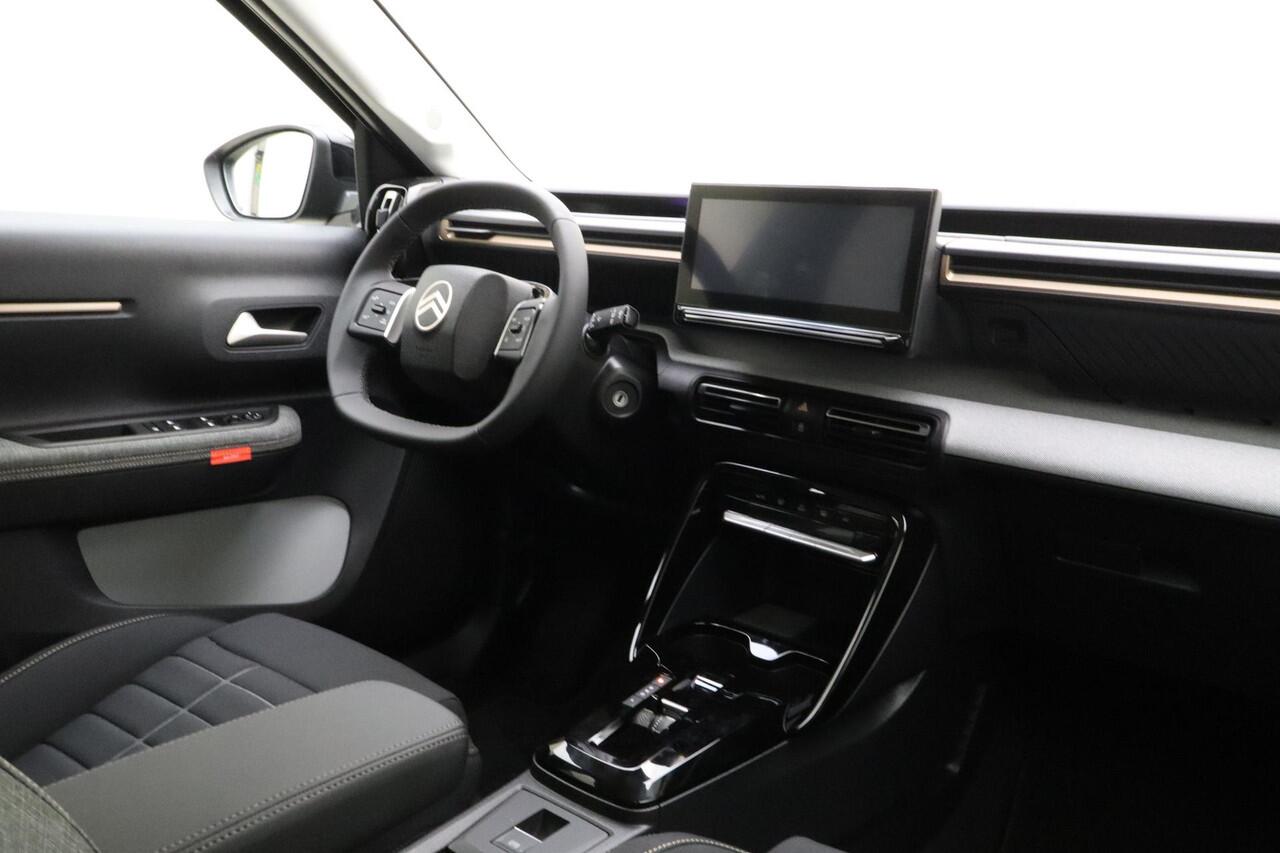 Citroen C3 Aircross 1.2 Hybrid 145pk Plus | DEMO | Nieuw model | Climate control | Navigatie via Carplay | Camera | Hoge instap | Dakrails | Extra getint glas