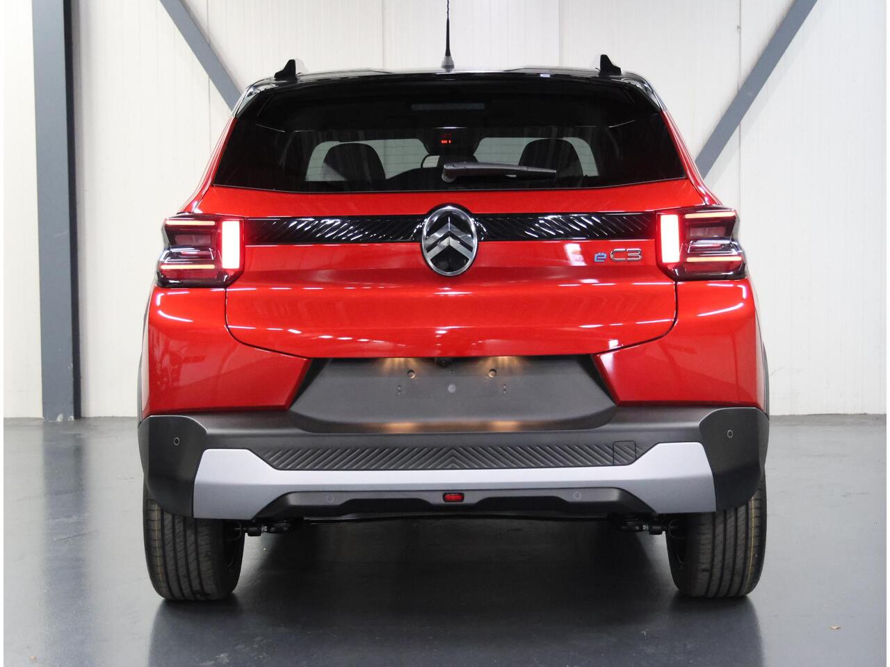 Citroen C3 Ë-C3 Max 113pk 44 kWh | Incl. ¤2.500,- Korting! | Camera | ClimateControl | Navigatie | CruiseControl | AppleCarPlay/AndroidAuto | Comfortstoelen |