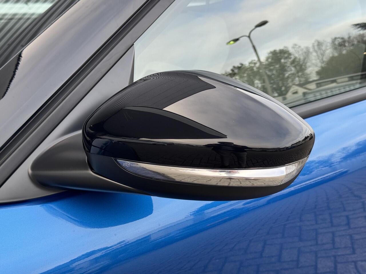 Citroen C3 Max 1.2 Hybrid 110pk e-DCS | CAMERA | NAVI | APPLE CARPLAY / ANDROID AUTO | CLIMA | DAB+ | TWO-TONE |