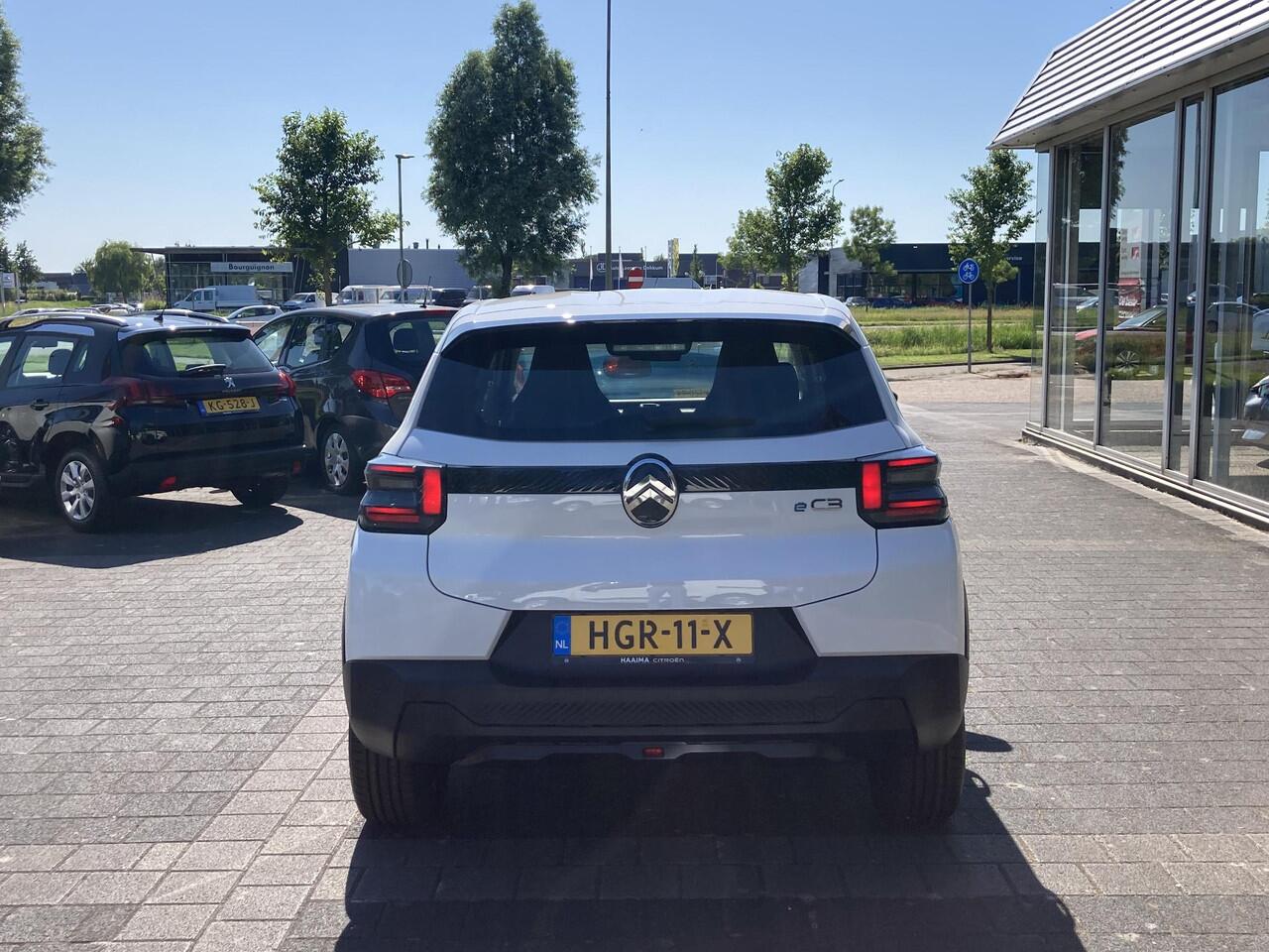 Citroen C3 Ë-C3 You 113pk 44 kWh | NIEUW | Parkeersensoren | Bluetooth | Cruise control | Hoge instap | LED Verlichting | Snel rijden