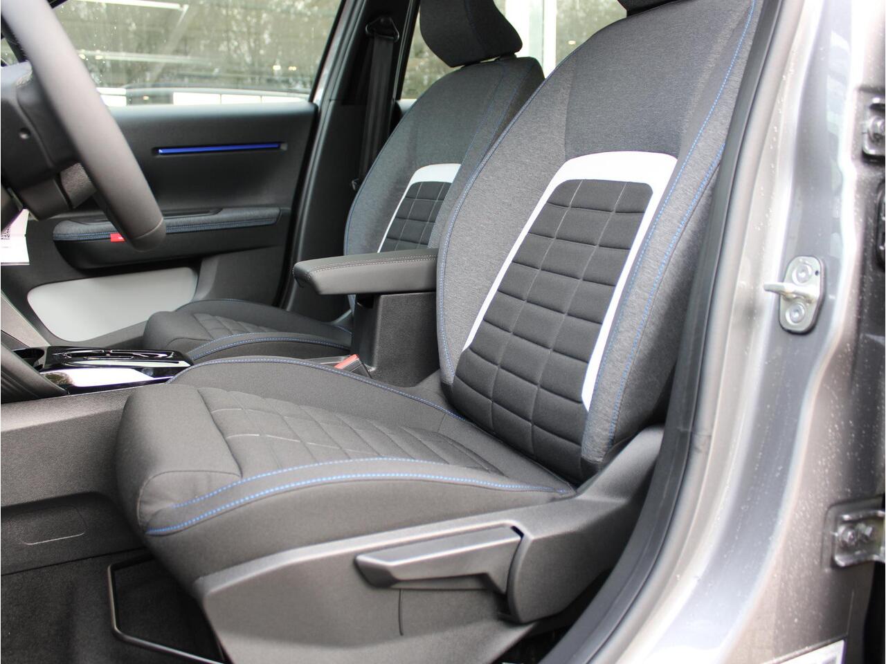 Citroen C3 HYBRID 110 PLUS VOORRAADKORTING | Automaat / Park. Sensoren / Apple Carplay