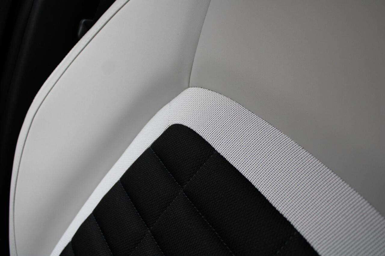 Citroen C3 Ë-C3 Aircross Max 113pk 44 kWh Automaat, Navigatie, Applecarpl./Andr. Auto, Dodehoek detectie, Achteruitrijcamera, Luxe bekleding