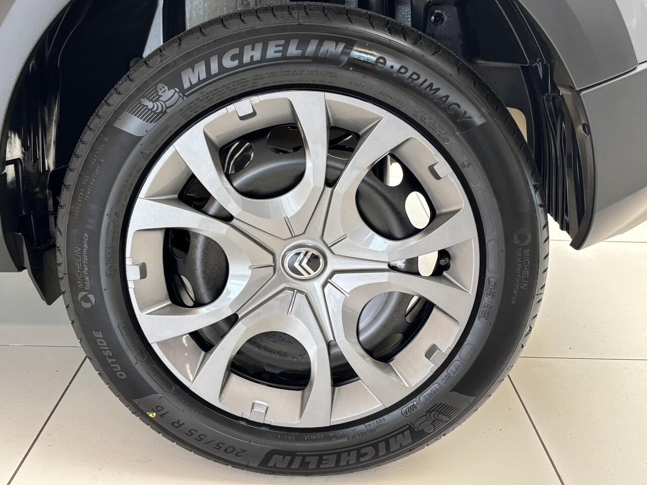 Citroen C3 1.2 Hybrid 110pk Business