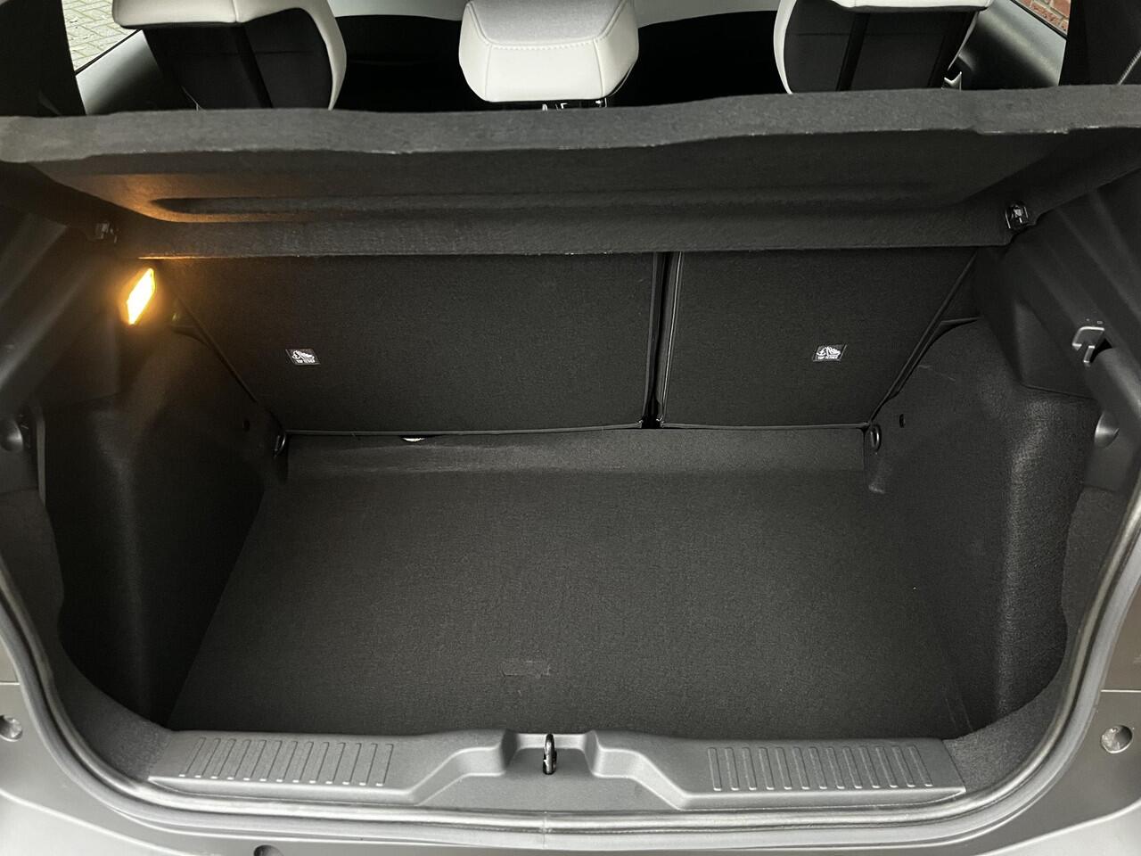 Citroen C3 Max 1.2 Turbo 100pk | TWO-TONE | NAVI | CAMERA | CLIMA | APPLE CARPLAY/ANDROID AUTO | CRUISE CONTROL|