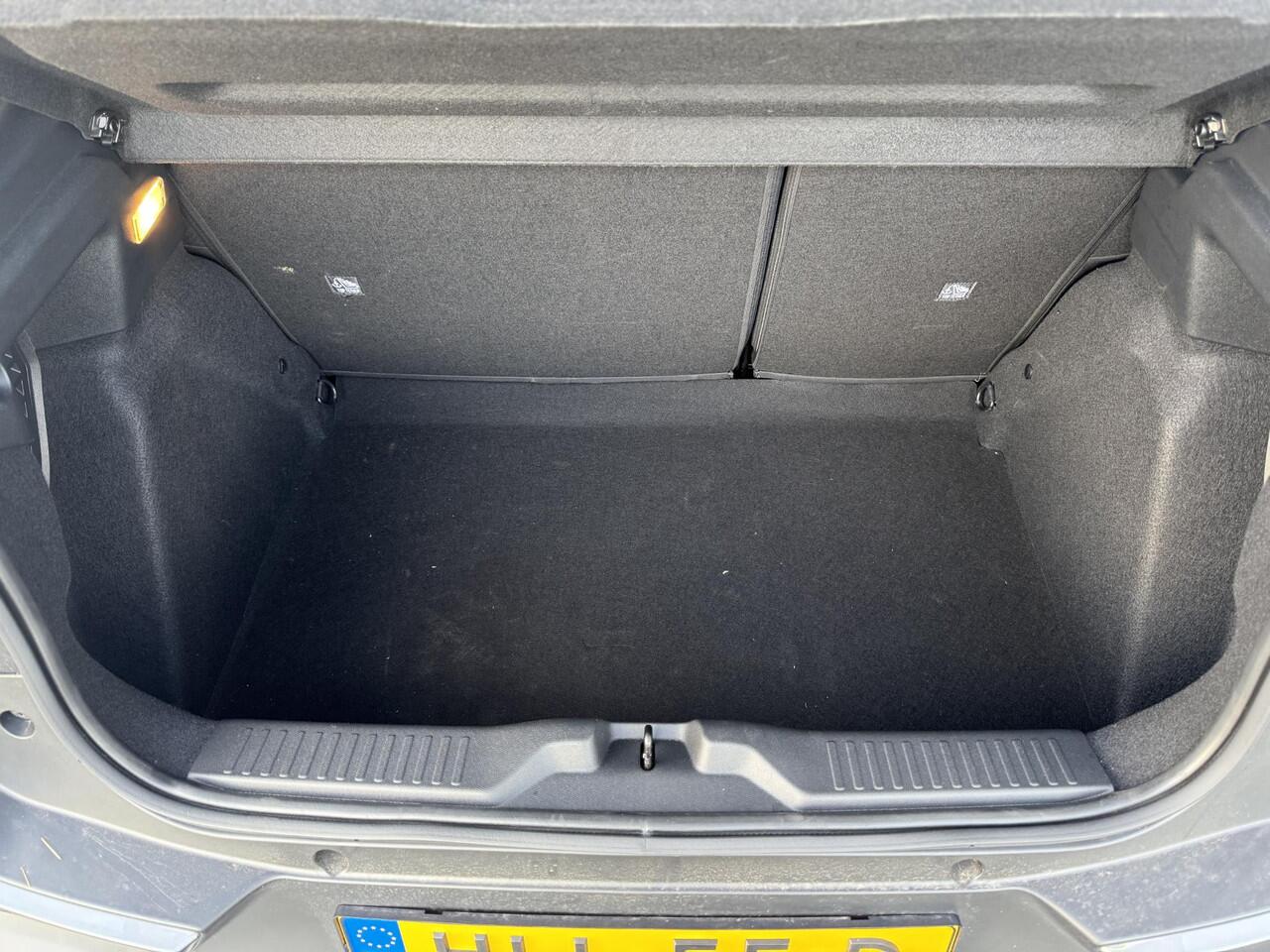 Citroen C3 1.2 Turbo 100pk Max | NAVI | CAMERA | APPLE CARPLAY / ANDROID AUTO | 17" LM-VELGEN | EXTRA GETINTE RUITEN | CRUISE CONTROL | CLIMA