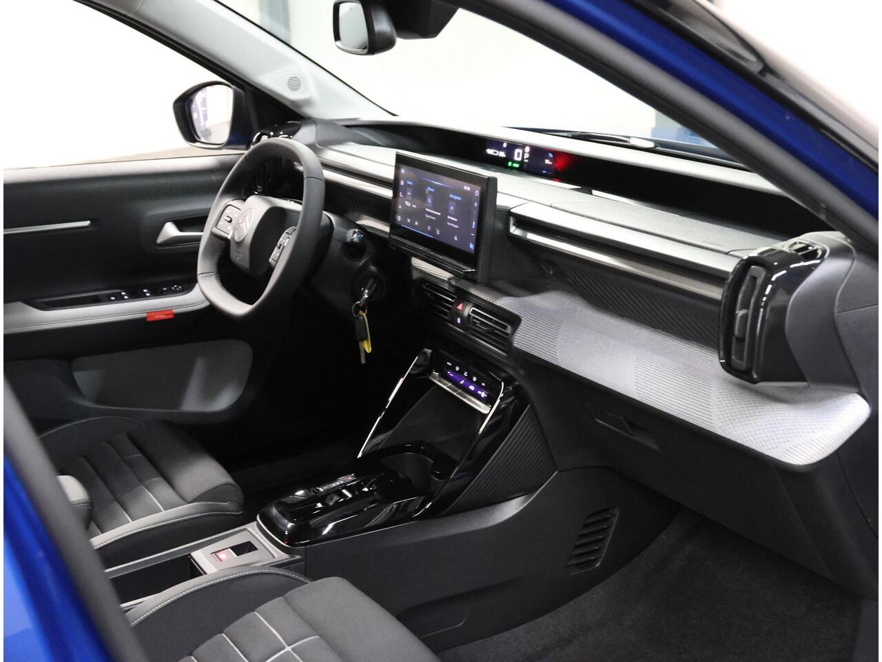 Citroen C3 Ë-C3 Max 113pk 44 kWh | Camera | AppleCarPlay/AndroidAuto | ClimateControl | Navigatie | CruiseControl | Comfort Stoelen |