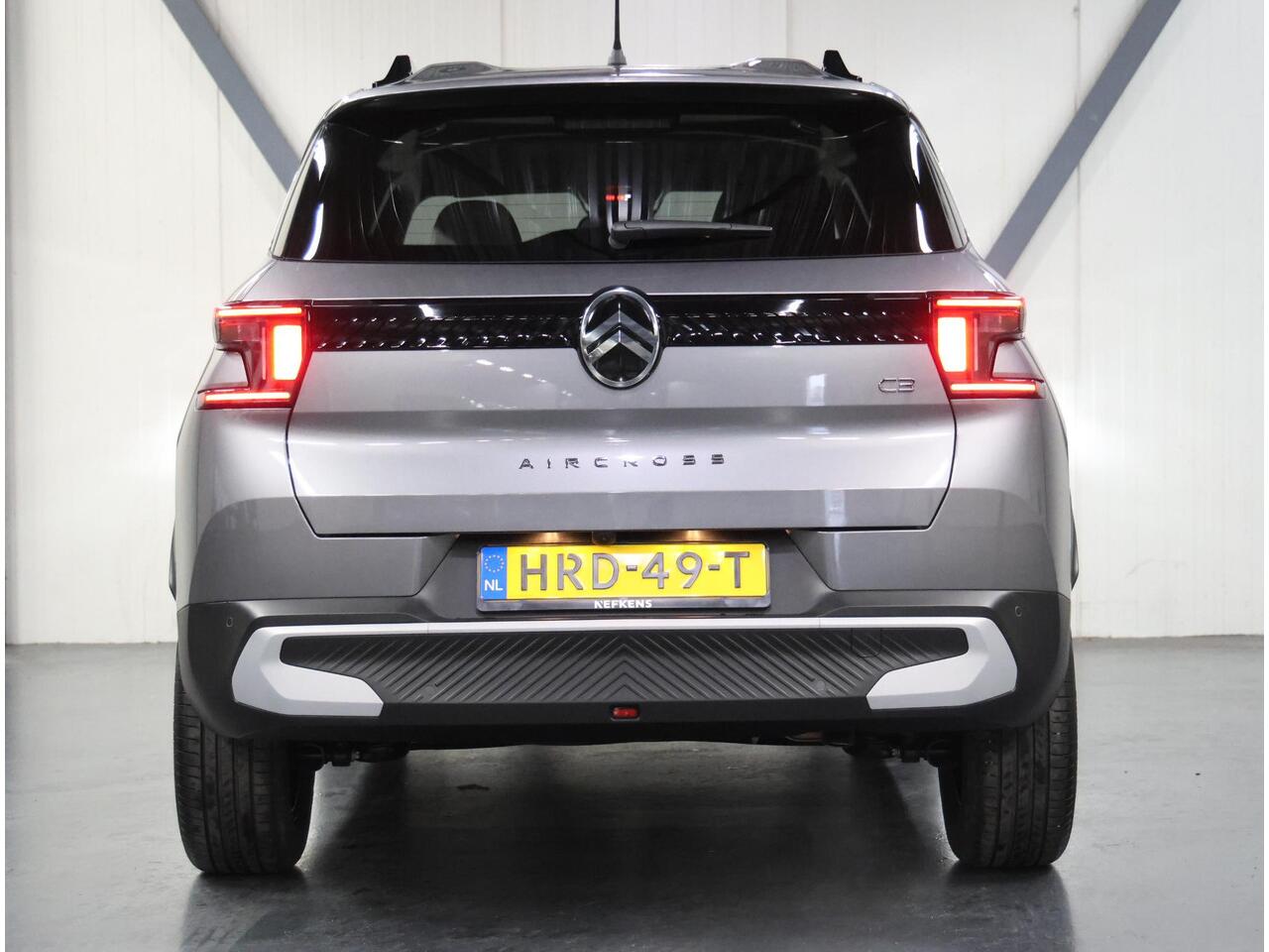 Citroen C3 Aircross 1.2 Hybrid 136PK Max | 1ste eigenaar | AppleCarPlay/AndroidAuto | Climate Control | Camera | Cruise Control | LED Verlichting | Regensensor | Two-tone | Isofix | Privacy Glass | Parkeersenoren |